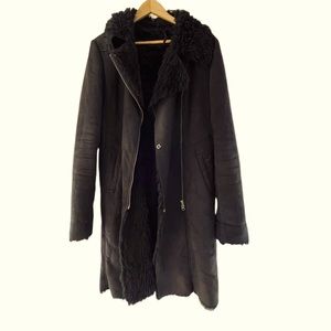 ➰ Very Warm Winter Coat w/ Long Sleeves and Faux Fur